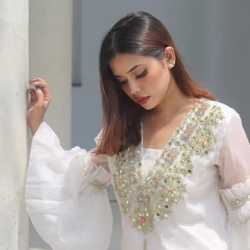 Exclusive  Off White